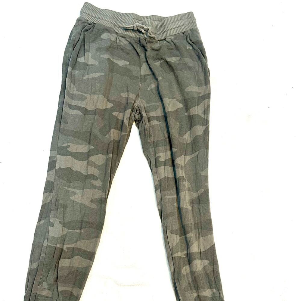 Splendid Women's Camouflage Joggers size xsmall